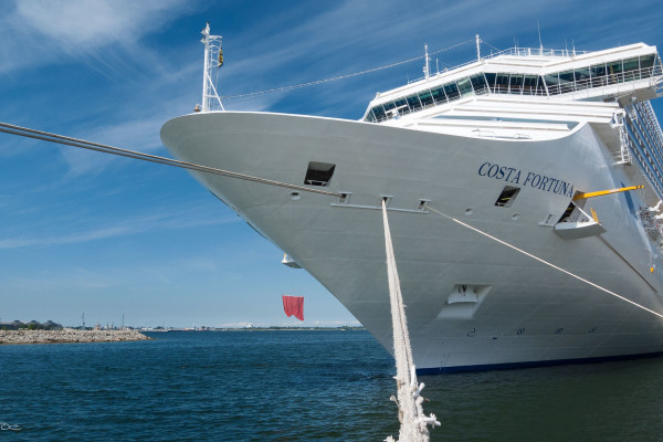 cruise ship docked in qatar