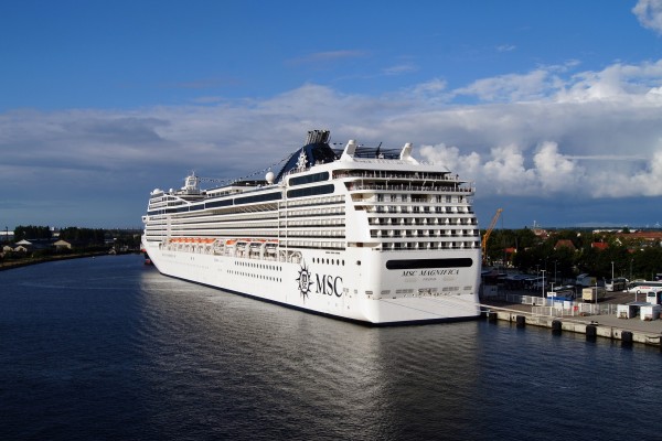 cruise ship docked in qatar