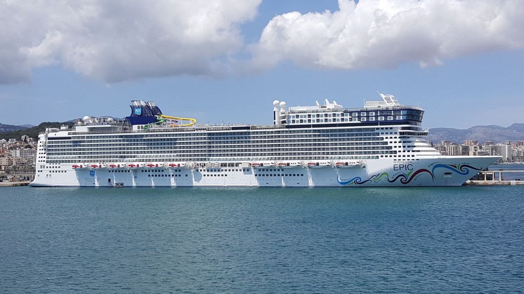 Where Cruise Ships Dock in Palma de Mallorca Cruise Port