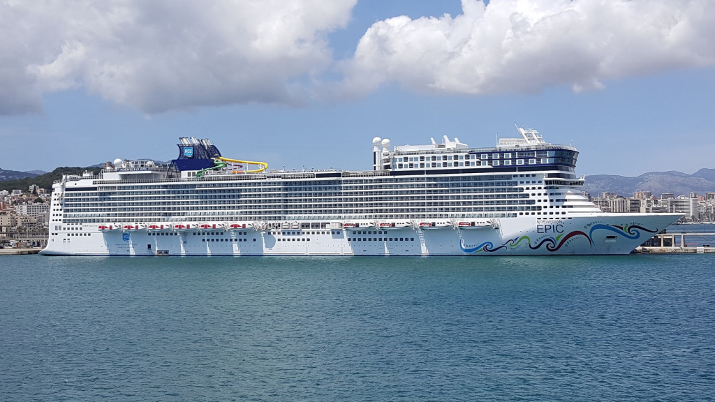 cruise ships docked in palma