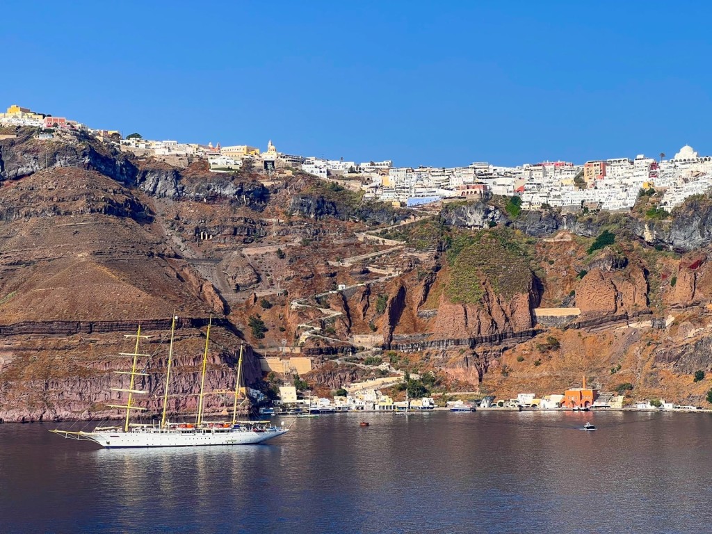 Santorini cruise port - on foot